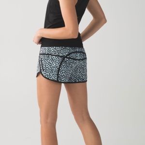 Lulu Tracker Short III Black Spot 4